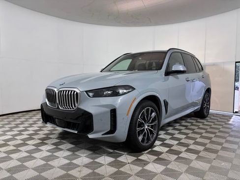 Used 2024 BMW X5 xDrive40i w/ M Sport Package AWD/4WD image 3