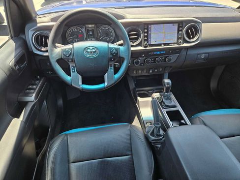 Used 2023 Toyota Tacoma TRD Off-Road w/ TRD Premium Off Road Package AWD/4WD image 18