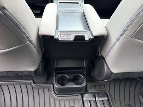 New 2026 Toyota Sienna XLE FWD image 22