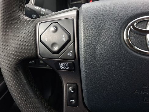 Used 2020 Toyota Tacoma TRD Off-Road AWD/4WD image 21