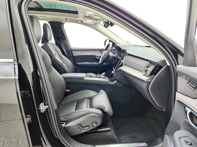 Certified 2026 Volvo XC90 B6 Ultra AWD/4WD image 18