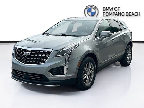Used 2023 Cadillac XT5 Premium Luxury w/ Technology Package FWD image 3