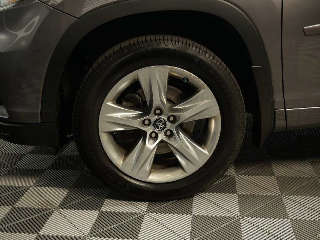 Used 2016 Toyota Highlander Limited AWD/4WD image 10