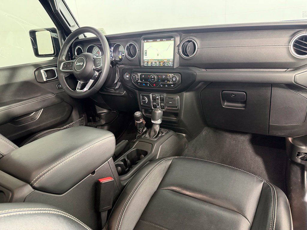 Used 2023 Jeep Wrangler Unlimited Sahara w/ Safety Group AWD/4WD image 16
