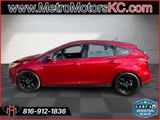 Used 2016 Ford Focus SE w/ Equipment Group 201A image 2