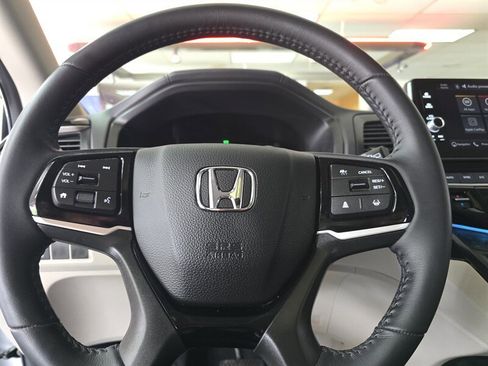 Used 2025 Honda Odyssey Touring image 28