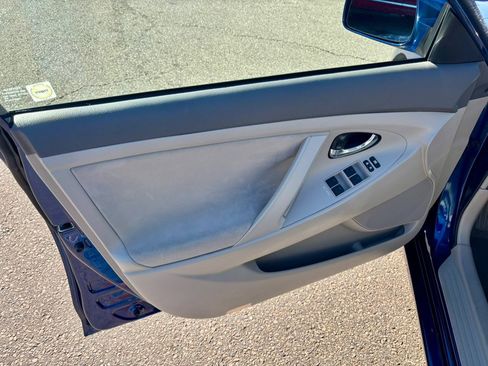 Used 2011 Toyota Camry LE image 9