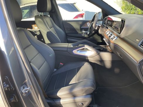 Certified 2025 Mercedes-Benz GLS 450 4MATIC image 53
