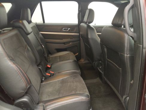 Used 2018 Ford Explorer XLT w/ Equipment Group 202A image 19