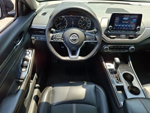 Used 2024 Nissan Altima 2.5 SR FWD image 11