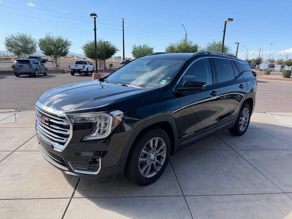 Used 2024 GMC Terrain SLT FWD image 12