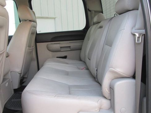 Used 2008 Chevrolet Silverado 2500 LT w/ Safety Package AWD/4WD image 10