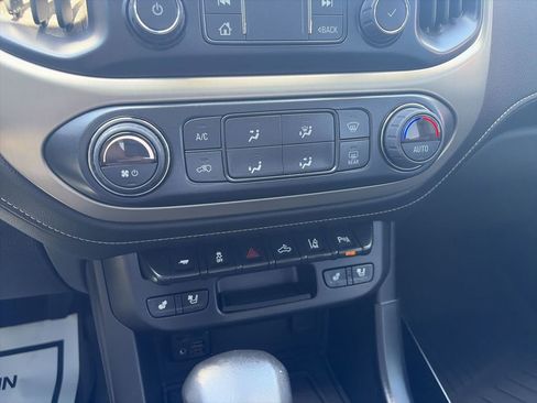 Used 2022 GMC Canyon Denali AWD/4WD image 19