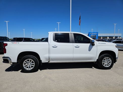 Used 2021 Chevrolet Silverado 1500 LT w/ Safety Package II image 2