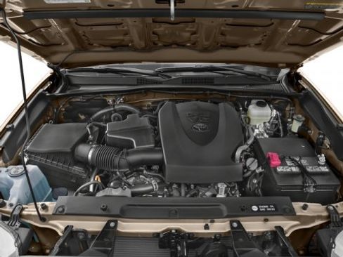 Used 2017 Toyota Tacoma TRD Off-Road image 13