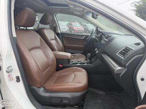 Used 2019 Subaru Outback 2.5i Touring w/ Popular Package #3A AWD/4WD image 11