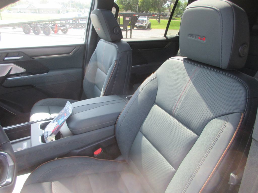 New 2027 GMC Acadia AT4 w/ AT4 Reserve Package AWD/4WD image 11