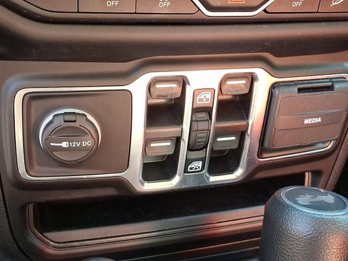 Certified 2021 Jeep Wrangler Unlimited Sport image 23