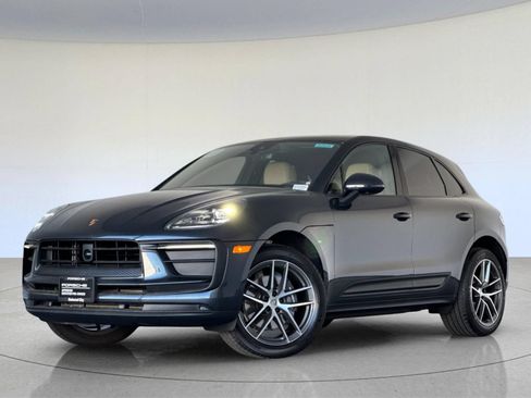 Certified 2026 Porsche Macan AWD/4WD image 1