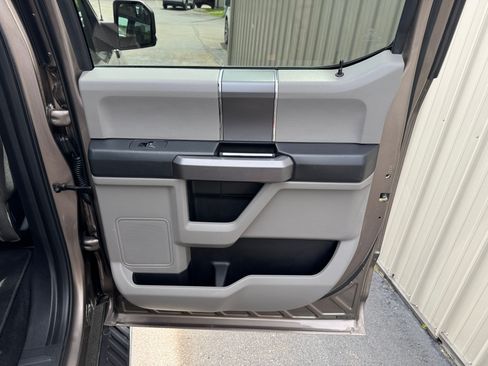 Used 2018 Ford F150 XLT w/ Equipment Group 302A Luxury AWD/4WD image 31