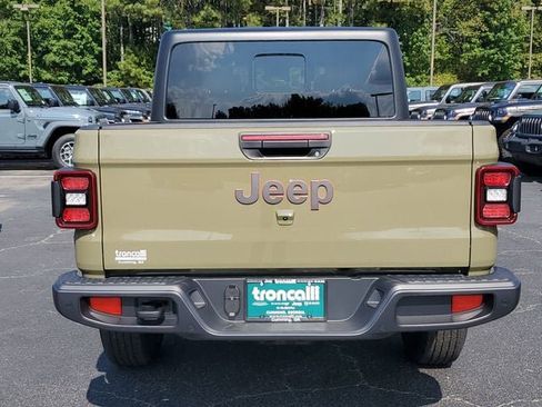 New 2025 Jeep Gladiator Sport image 5