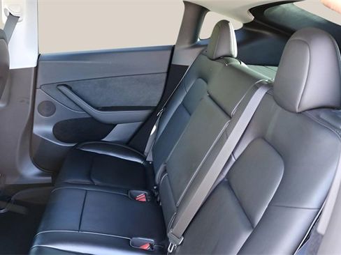 Used 2023 Tesla Model Y Performance image 12