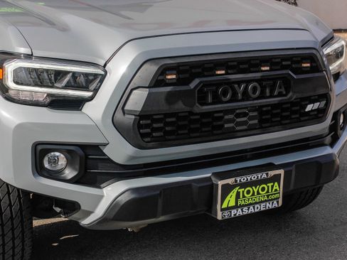 Used 2021 Toyota Tacoma TRD Off-Road w/ Technology Package image 5