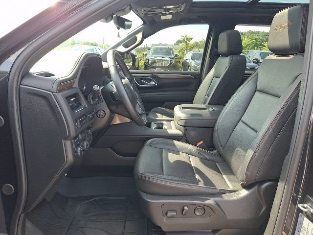 Used 2024 Chevrolet Tahoe High Country w/ Premium Package AWD/4WD image 2