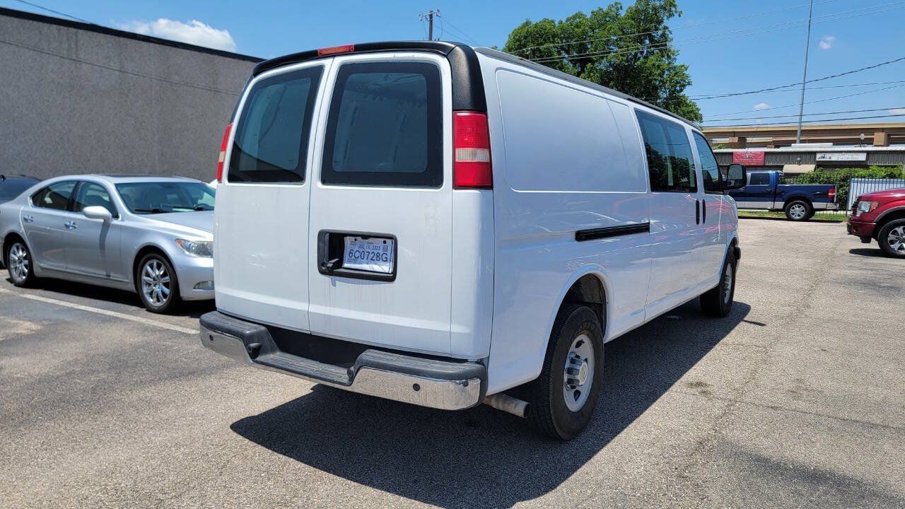 Used 2014 Chevrolet Express 3500 Extended RWD image 6