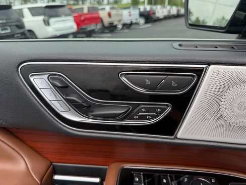 Used 2023 Lincoln Navigator L Reserve AWD/4WD image 35