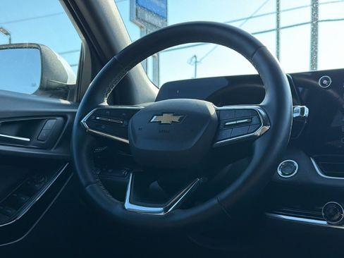 Used 2026 Chevrolet Equinox LT FWD image 24