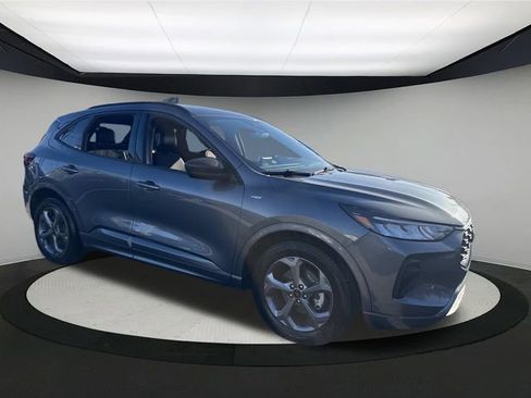 Used 2023 Ford Escape ST-Line image 3