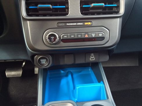 New 2025 Ford Maverick XLT w/ Equipment Group 302A image 34