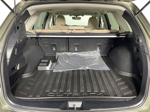 Used 2017 Subaru Outback 2.5i Limited image 18
