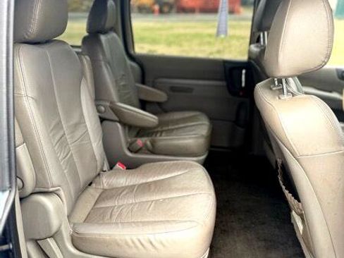 Used 2012 Kia Sedona EX w/ Luxury Pkg image 16