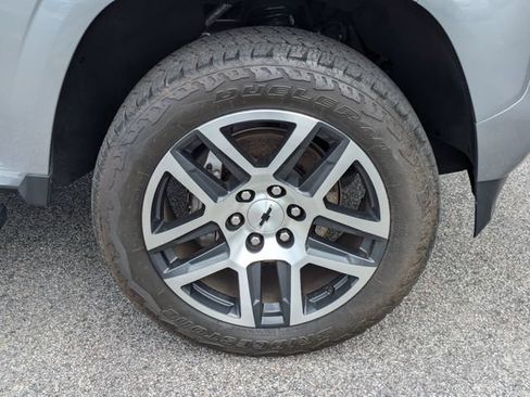 Used 2024 Chevrolet Colorado Z71 w/ Z71 Convenience Package 2 AWD/4WD image 13