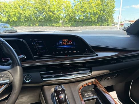 Used 2024 Cadillac Escalade Premium Luxury w/ LPO, Floor Liner Package AWD/4WD image 15