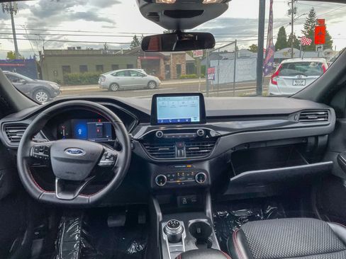 Used 2025 Ford Escape ST-Line image 36