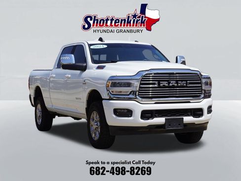 Used 2024 RAM 2500 Laramie AWD/4WD image 3