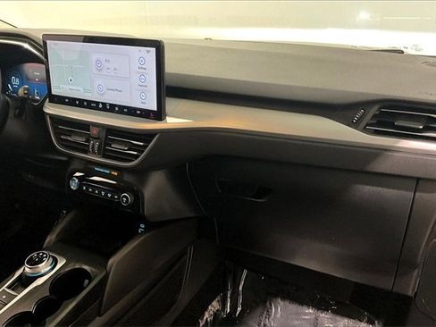 Used 2023 Ford Escape Platinum image 25