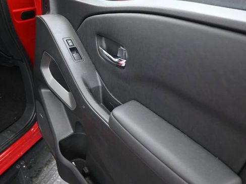 Used 2022 Nissan Frontier SV w/ SV Premium Package image 32