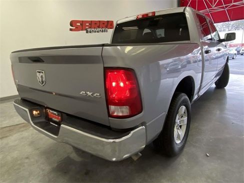Used 2022 RAM 1500 Classic SLT image 3