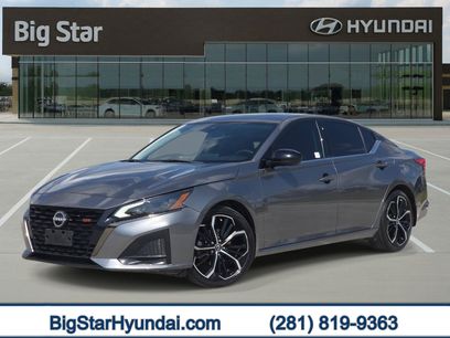 Used 2023 Nissan Altima 2.5 SR w/ SR Premium Package