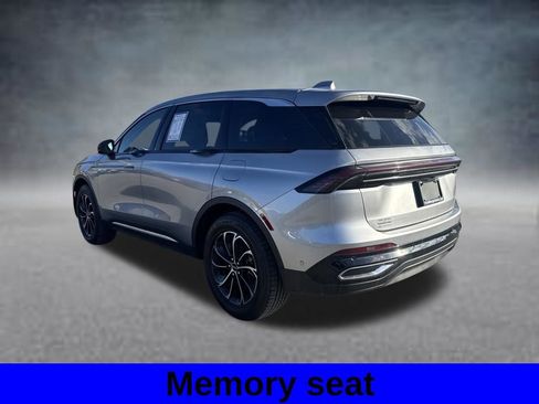 Used 2024 Lincoln Nautilus Premier AWD/4WD image 9