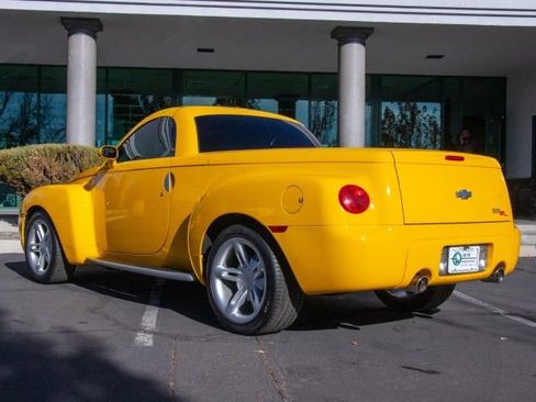Used 2004 Chevrolet SSR w/ Preferred Equipment Group image 5