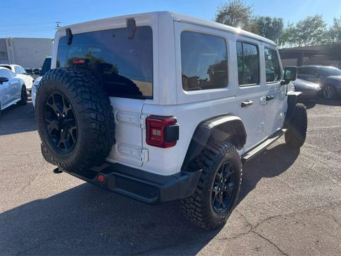 Used 2018 Jeep Wrangler Unlimited Sahara w/ Quick Order Package 24M Moab AWD/4WD image 33