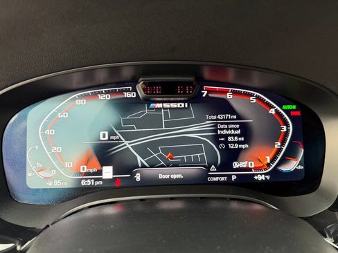 Used 2022 BMW M550i xDrive w/ Dynamic Handling Package AWD/4WD image 19