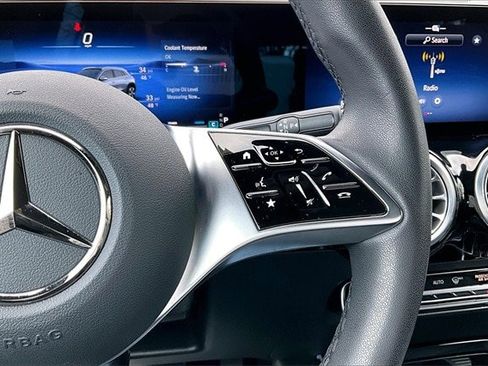 Certified 2025 Mercedes-Benz GLA 250 4MATIC image 15
