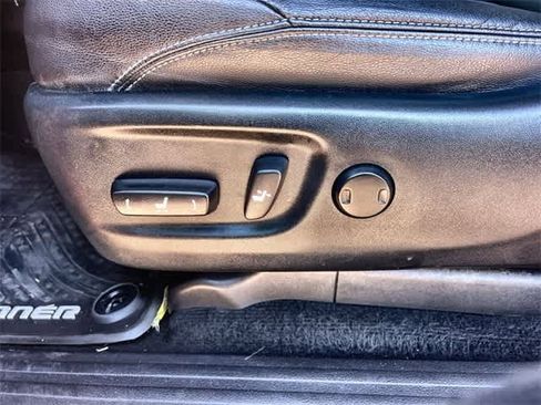 Used 2016 Toyota 4Runner SR5 Premium image 30