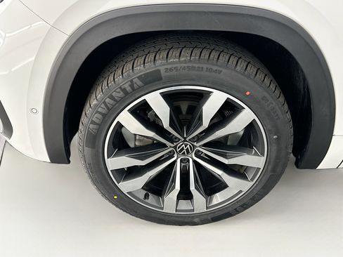 Used 2022 Volkswagen Atlas SEL Premium image 11